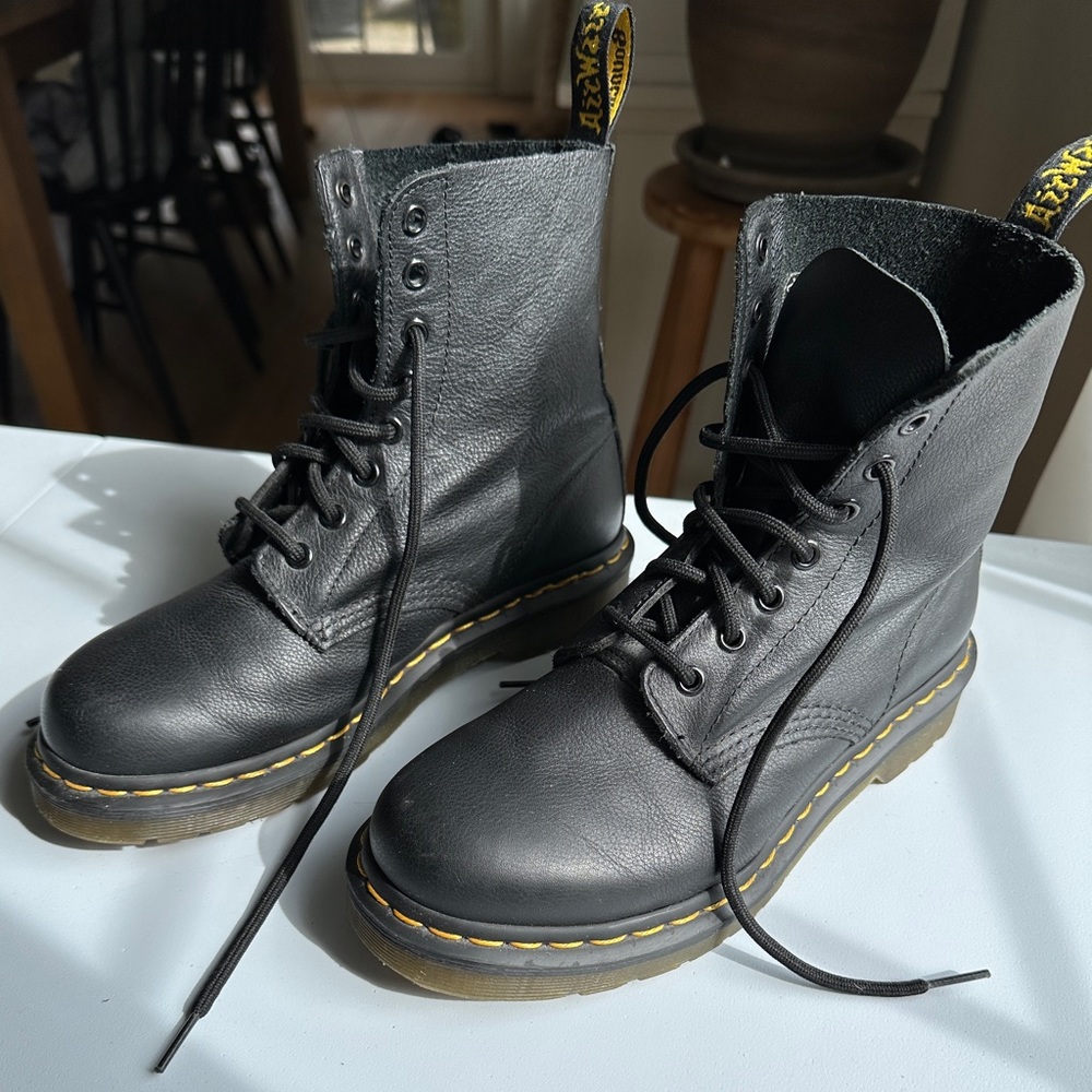 Dr Marten 1460 Pascal Boots - Size 7